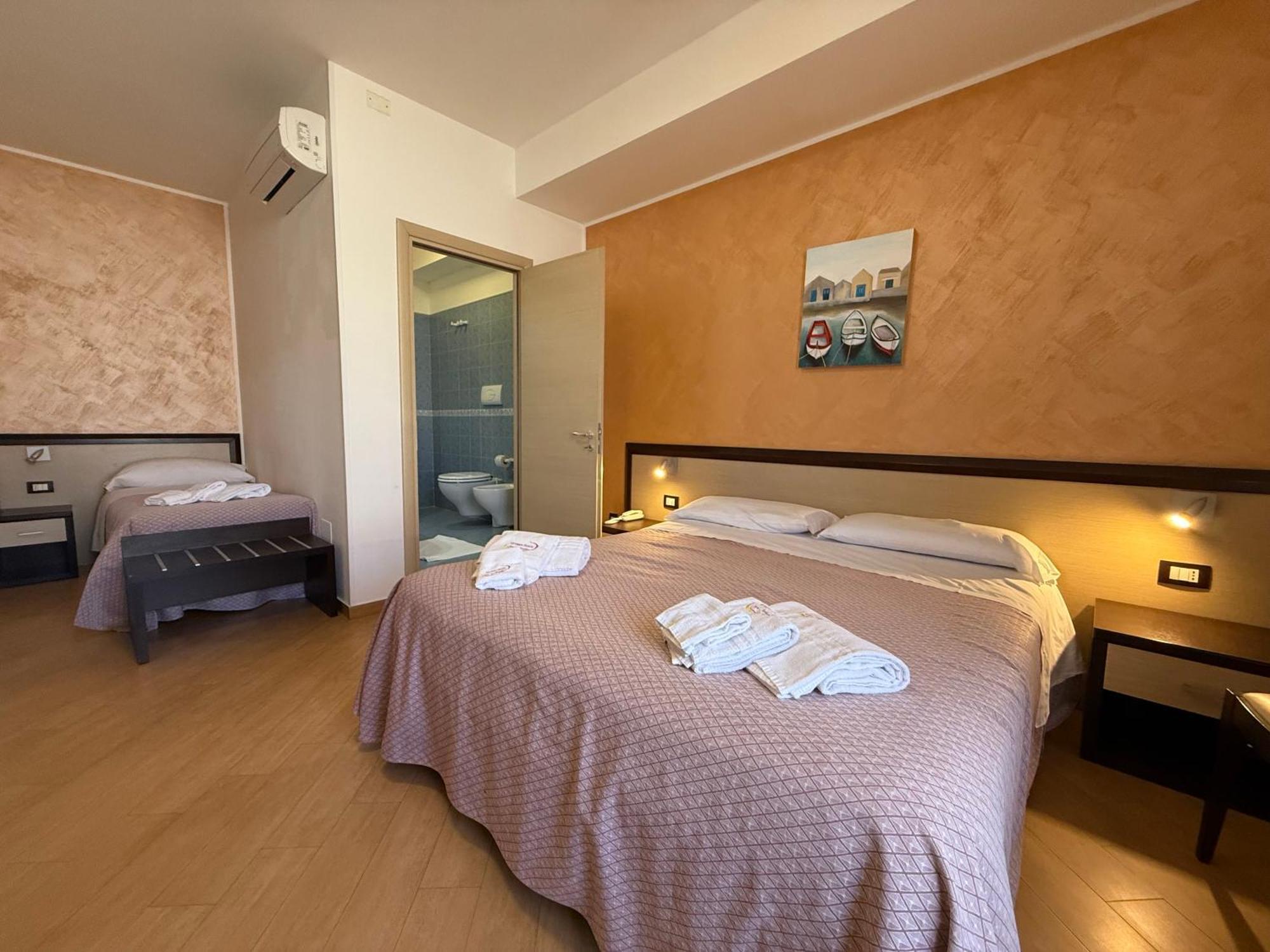 Albergo Perseo Portopalo Di Capo Passero Kültér fotó